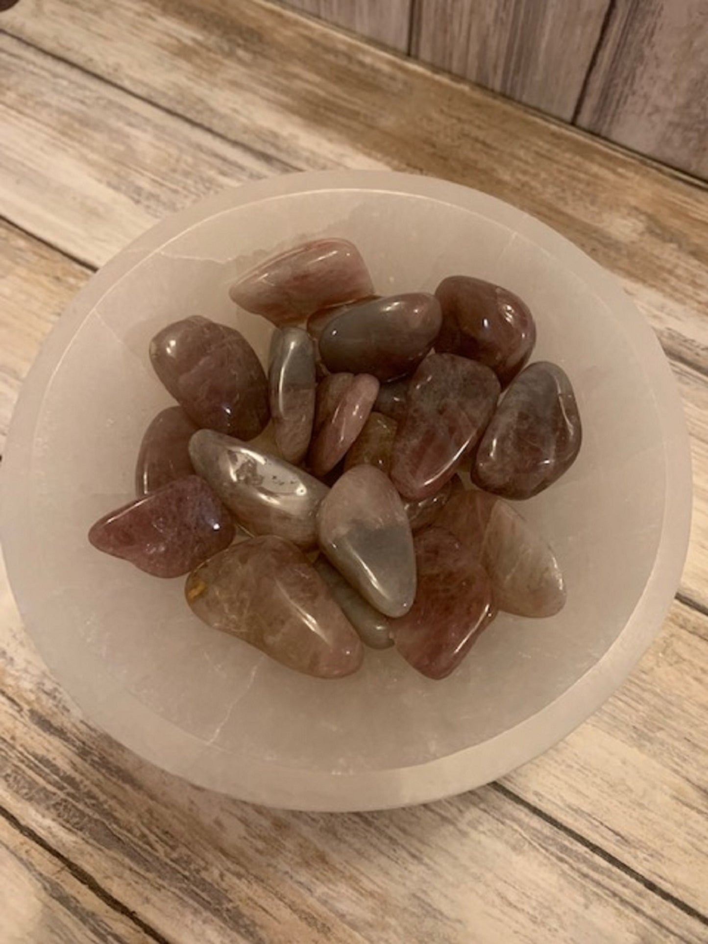 Natural Smoky Rose Chalcedony Quartz Crystal, Raw Crystal Specimen, Healing Stone, Meditation Decor