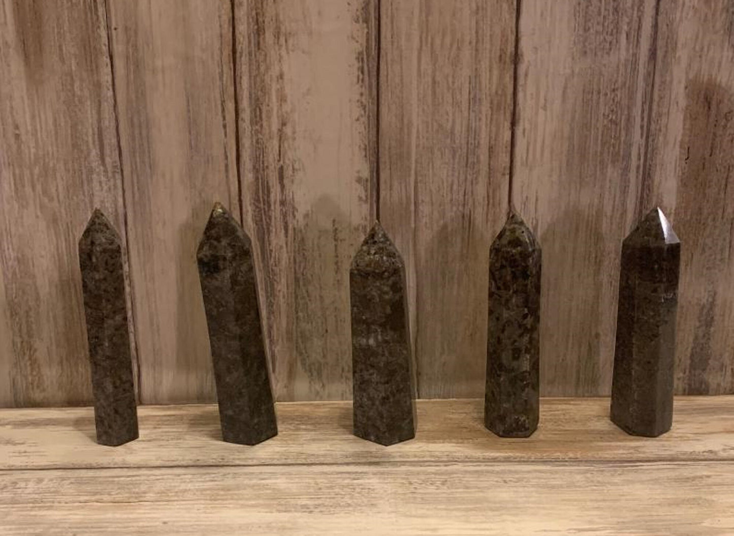 Yooperlite Natural Crystal Tower Point Healing Reiki Chakra Gifts Stone of Truth